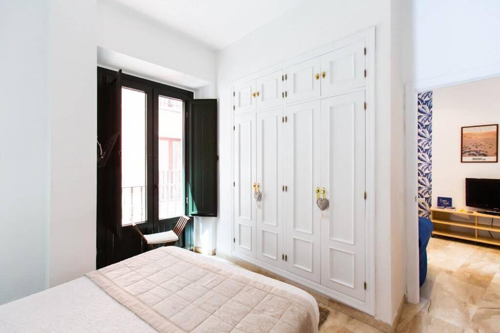 Cheap & Chic In The Center Of Apartament